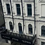 Theater Residence